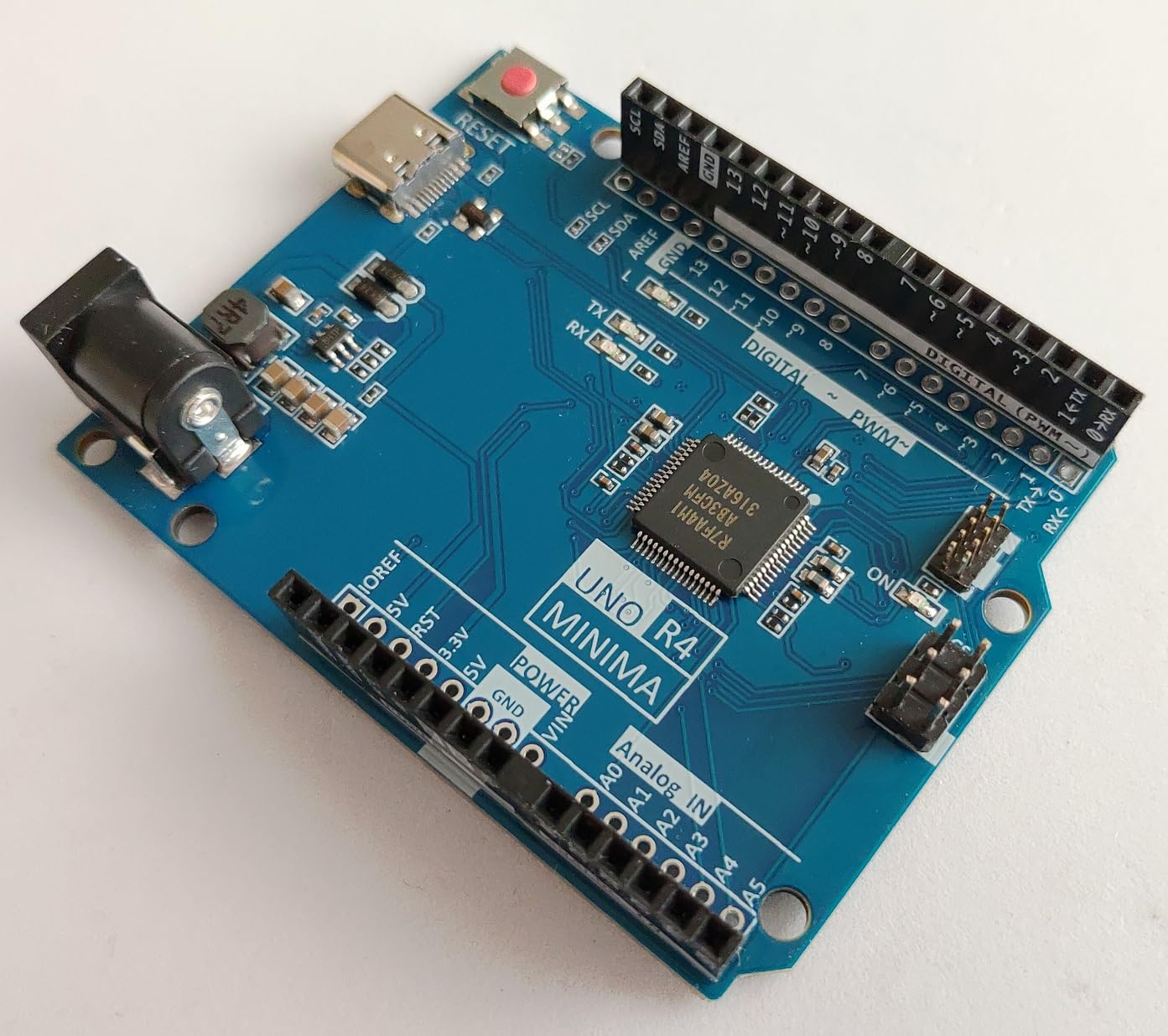 UNO R4 MINIMA 互換開発ボード(Type-C)