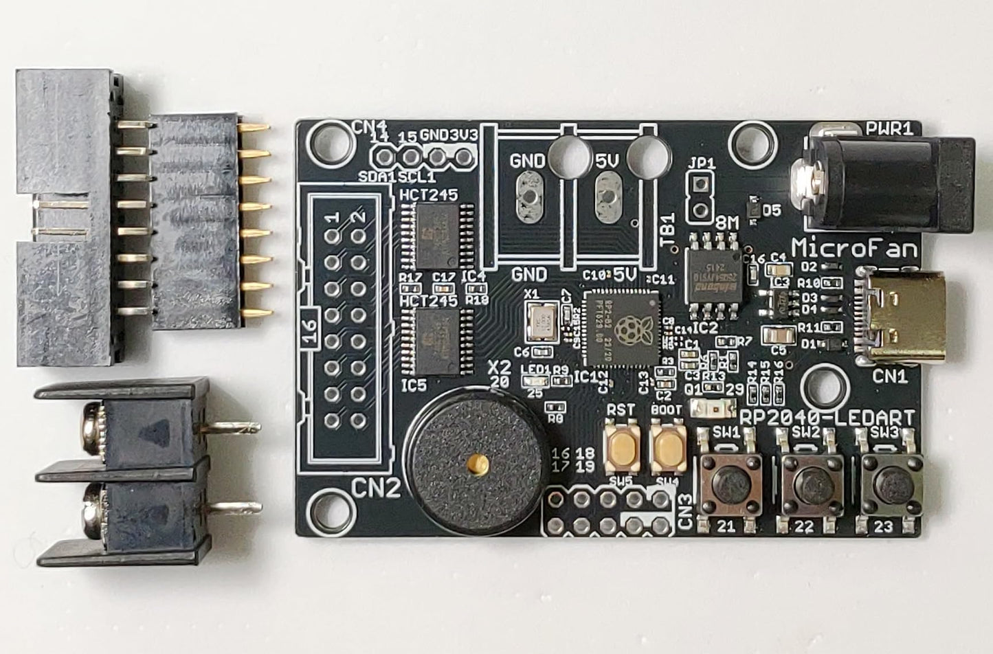 P4 RP2040 デスクトップデジタルサイネージ コンストラクションキット (P4 64x32 LEDパネル, RP2040-LEDART コントローラ, LEDパネルスタンド, ACアダプタ セット)