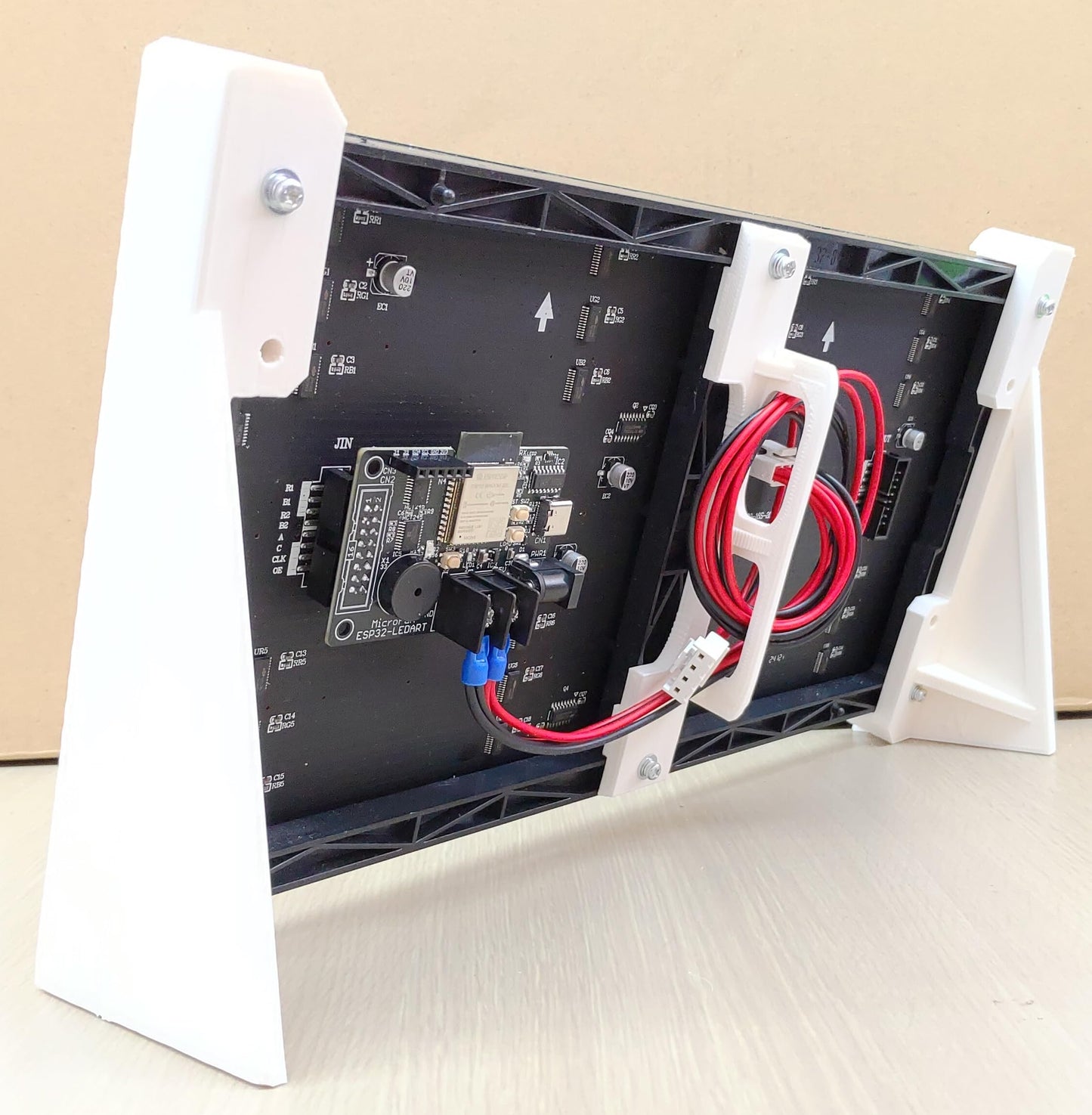 P5 屋内用 RGB LEDマトリックスパネル 64X32ピクセル 320mmx160mm, ABS樹脂製白色スタンドセット